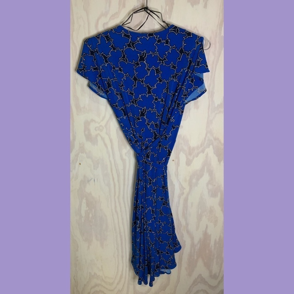 Vicky Tiel Blue and Black Flutter Sleeve Wrap Dress - Picture 2 of 10